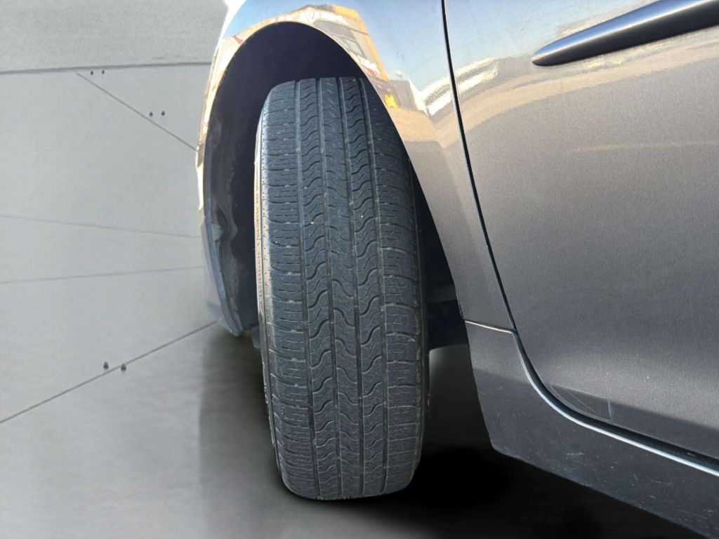 Photo 27 of this TOYOTA CAMRY