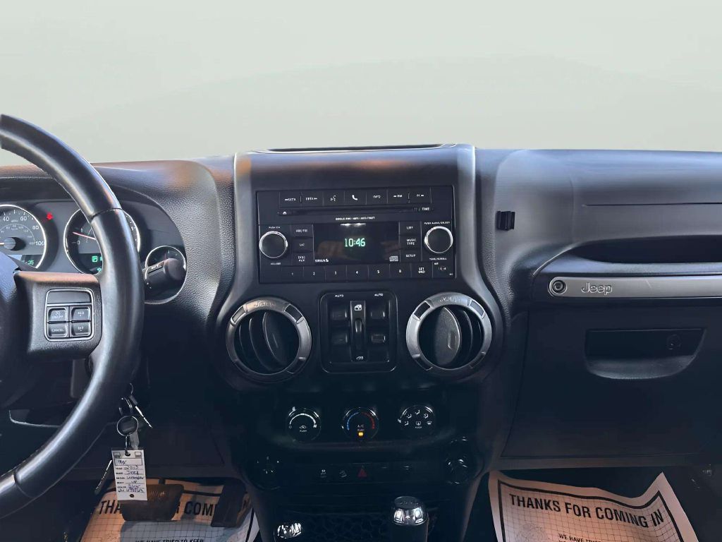 Photo 18 of this JEEP WRANGLER UNLIMI
