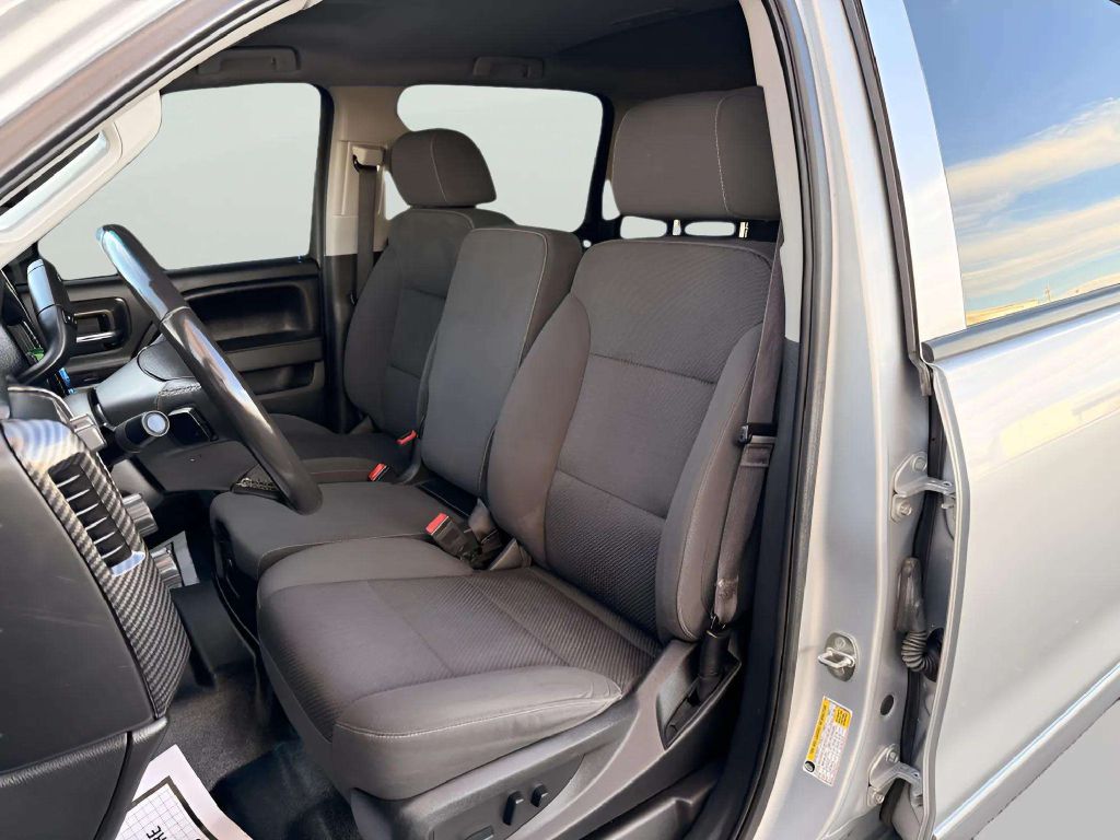 Photo 13 of this CHEVROLET SILVERADO 1500