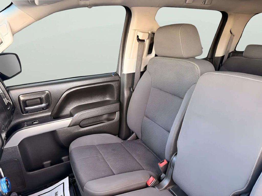 Photo 14 of this CHEVROLET SILVERADO 1500