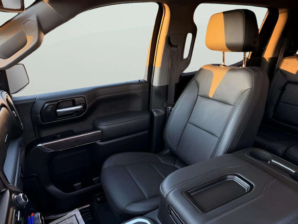 Photo 14 of this CHEVROLET SILVERADO 1500