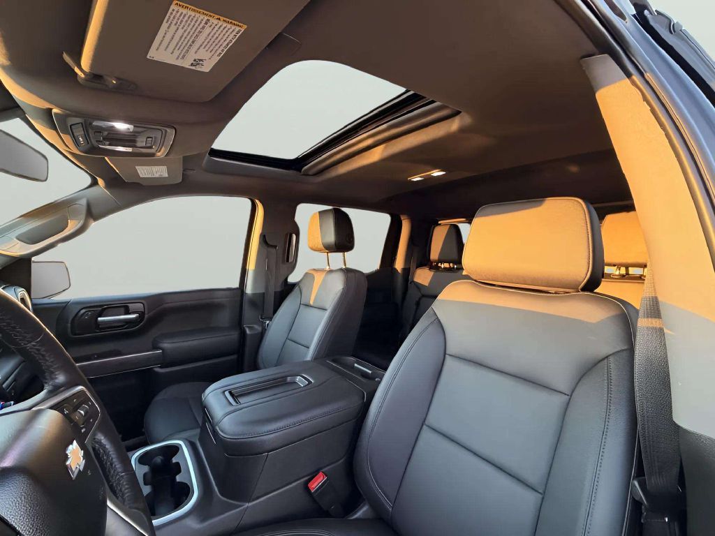 Photo 15 of this CHEVROLET SILVERADO 1500
