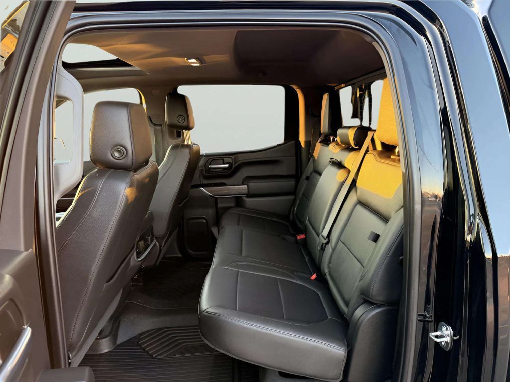 Photo 16 of this CHEVROLET SILVERADO 1500