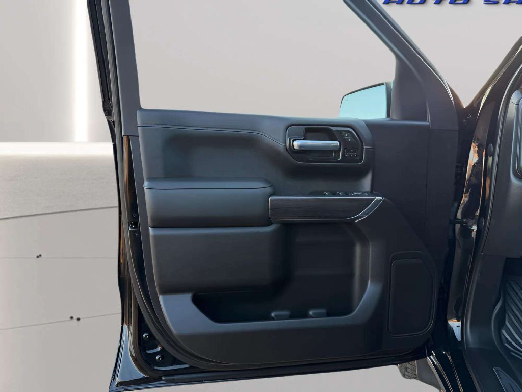 Photo 27 of this CHEVROLET SILVERADO 1500