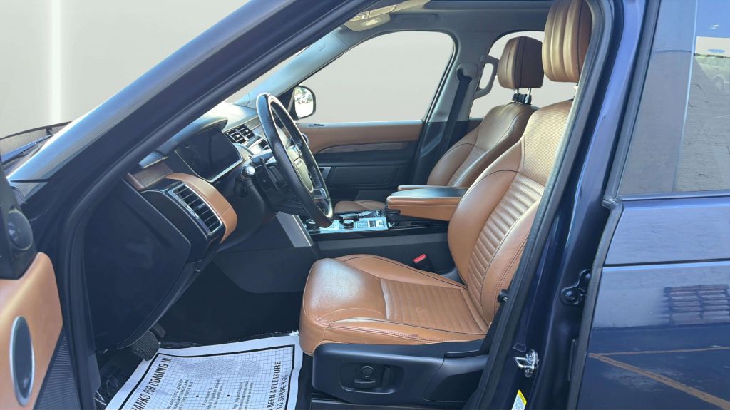 Photo 11 of this LAND ROVER DISCOVERY
