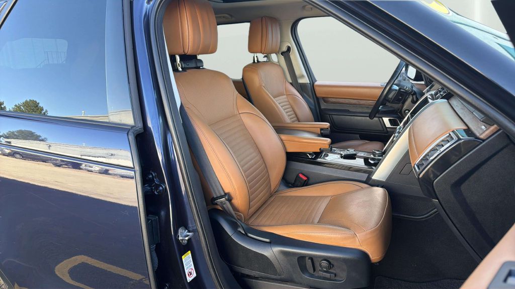 Photo 14 of this LAND ROVER DISCOVERY