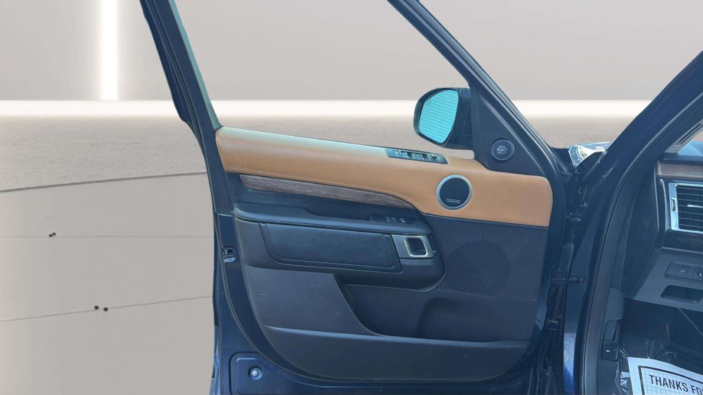 Photo 18 of this LAND ROVER DISCOVERY