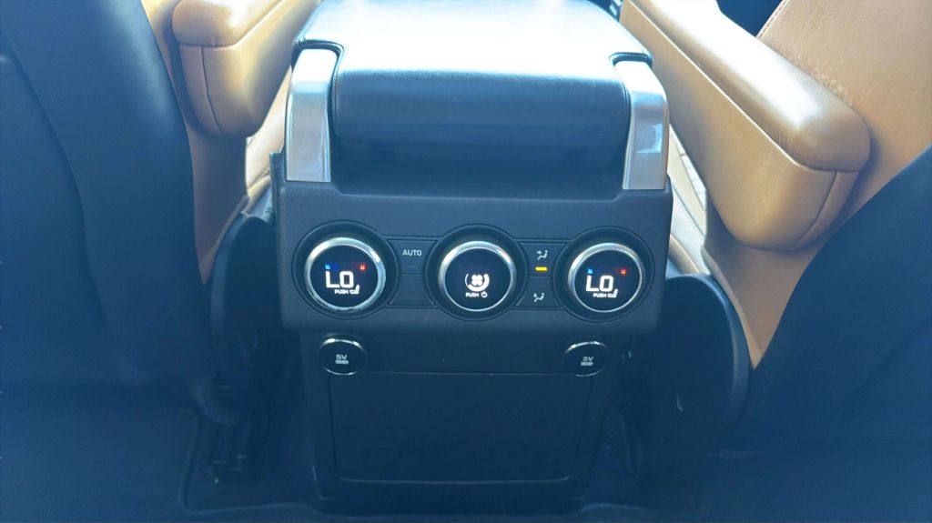 Photo 22 of this LAND ROVER DISCOVERY