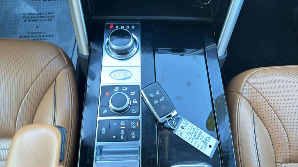 Photo 26 of this LAND ROVER DISCOVERY