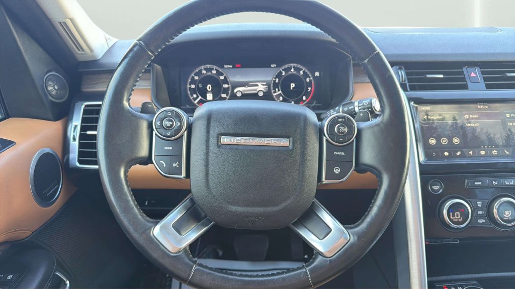Photo 27 of this LAND ROVER DISCOVERY