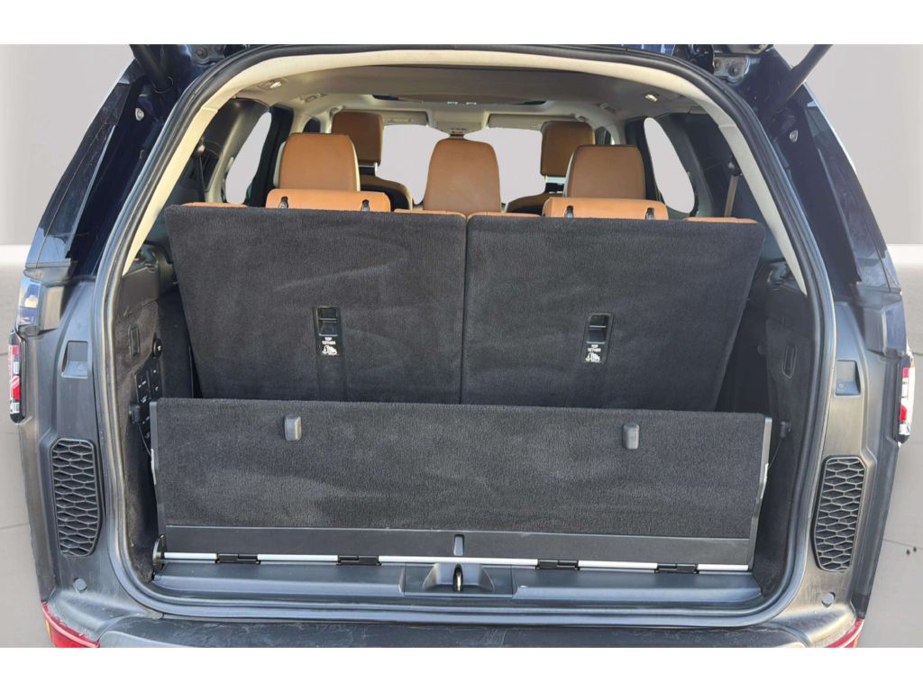 Photo 35 of this LAND ROVER DISCOVERY