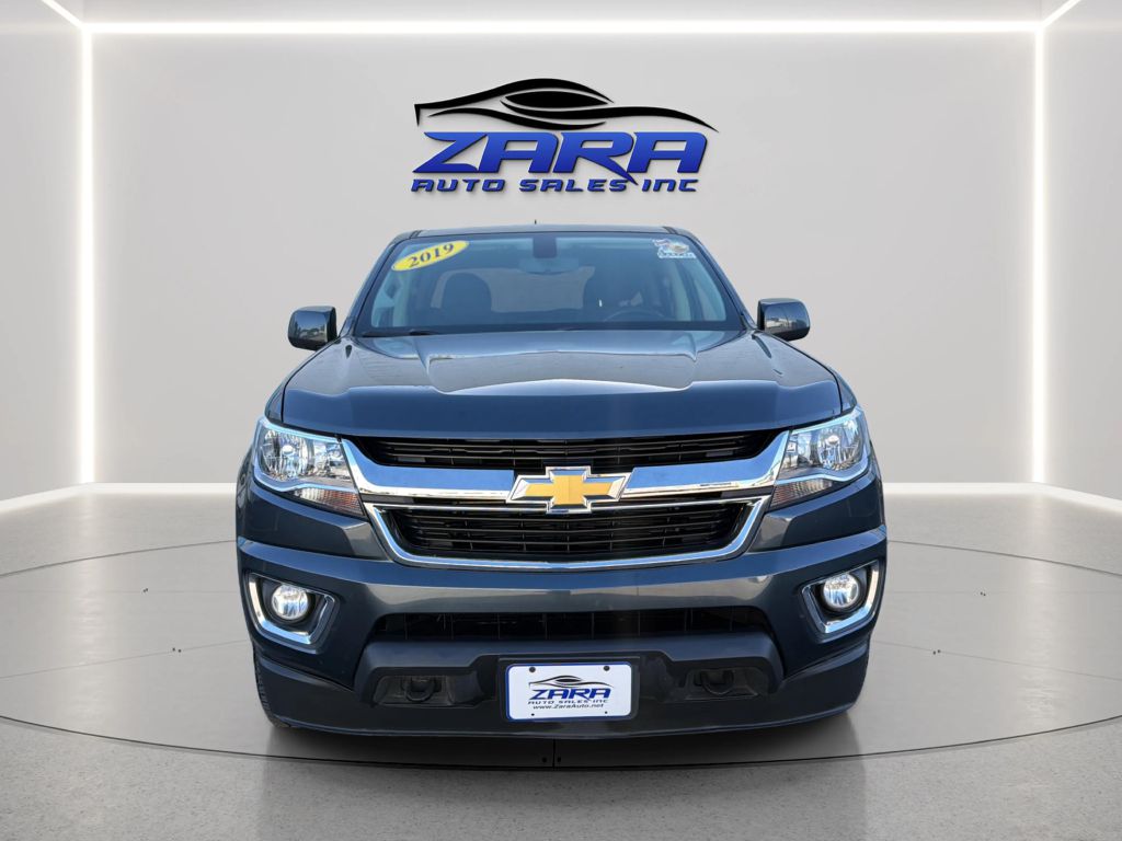 Photo 2 of this CHEVROLET COLORADO