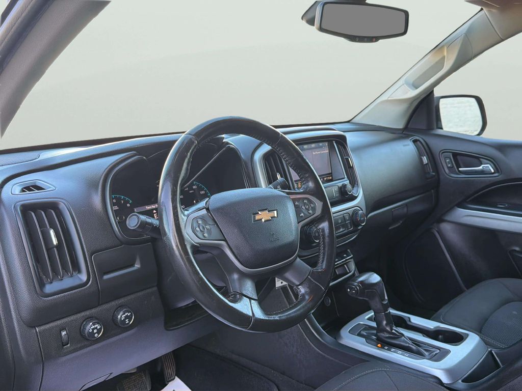 Photo 10 of this CHEVROLET COLORADO