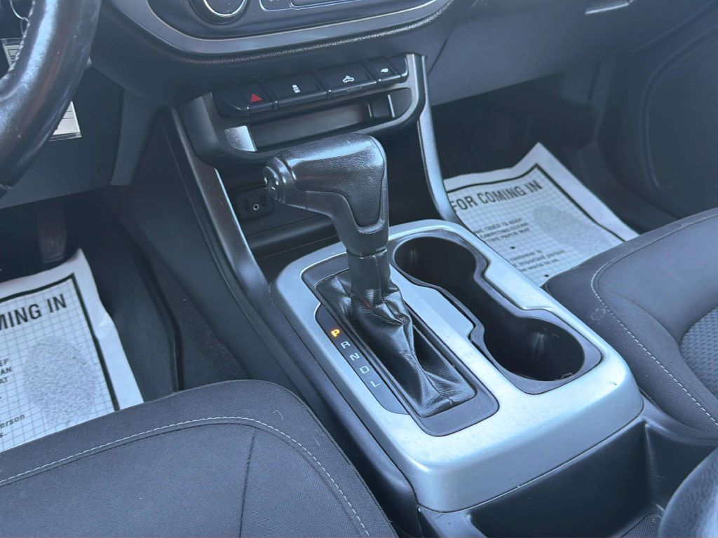 Photo 18 of this CHEVROLET COLORADO