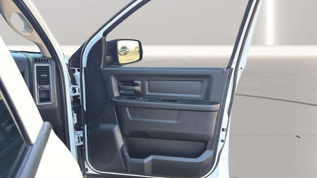 Photo 16 of this RAM 1500 CLASSIC
