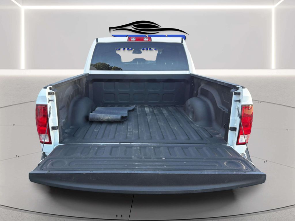 Photo 31 of this RAM 1500 CLASSIC