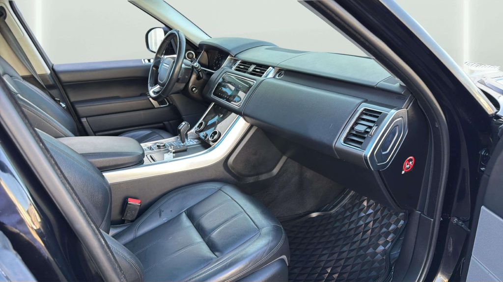 Photo 15 of this LAND ROVER RANGE ROVER SPO