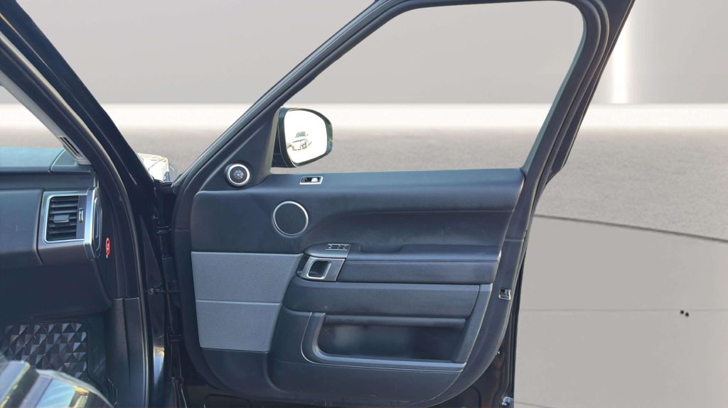 Photo 16 of this LAND ROVER RANGE ROVER SPO