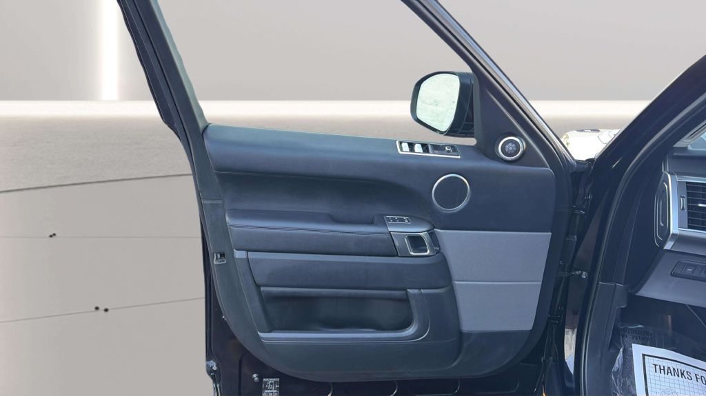 Photo 18 of this LAND ROVER RANGE ROVER SPO