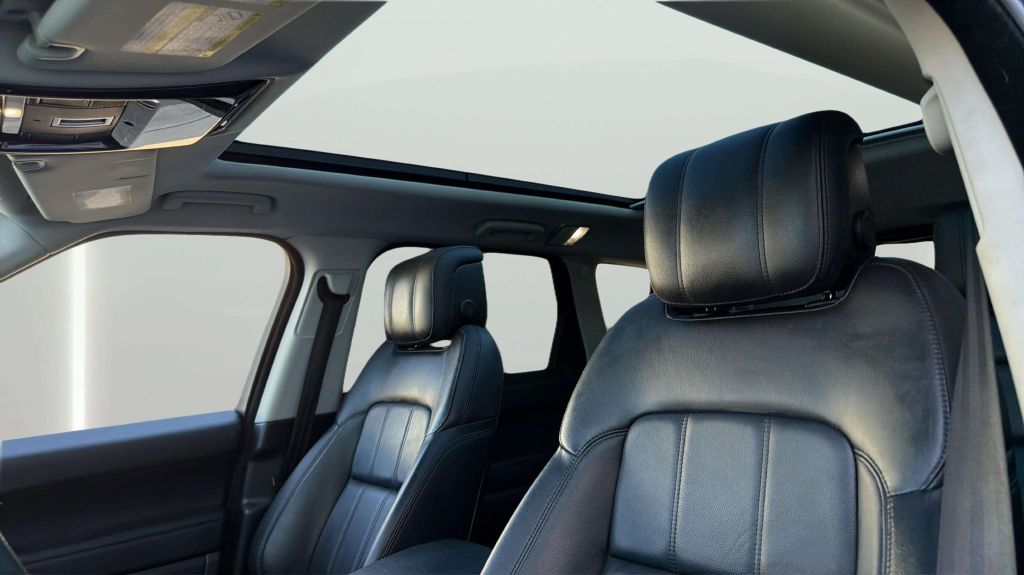 Photo 19 of this LAND ROVER RANGE ROVER SPO