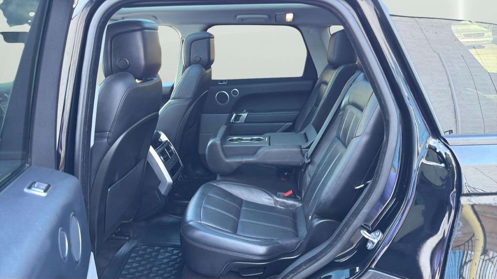 Photo 20 of this LAND ROVER RANGE ROVER SPO