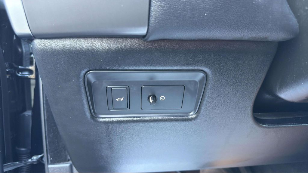 Photo 29 of this LAND ROVER RANGE ROVER SPO