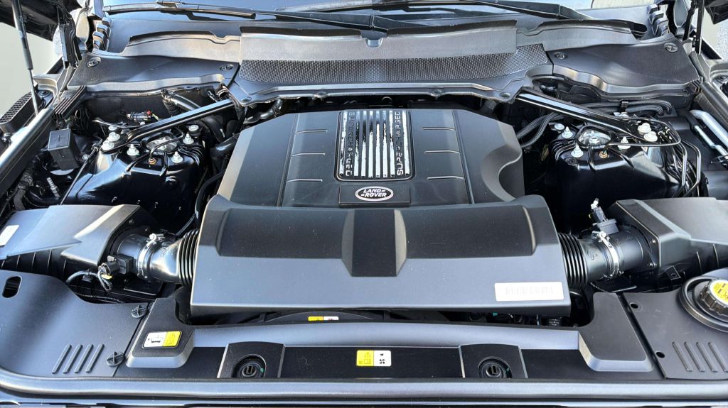 Photo 34 of this LAND ROVER RANGE ROVER SPO