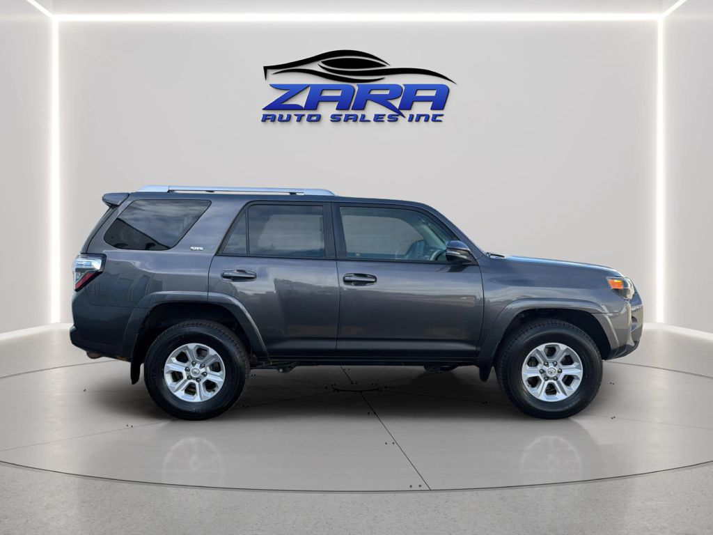 Photo 8 of this TOYOTA 4RUNNER