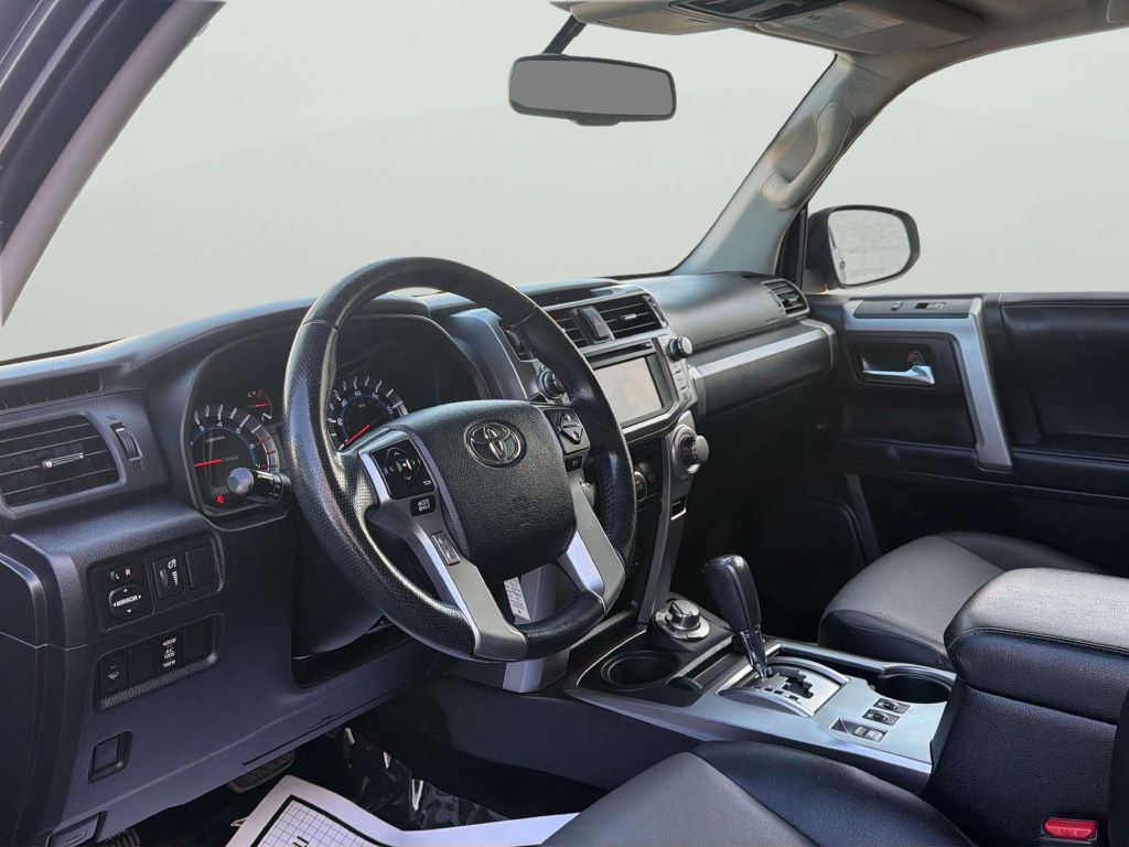 Photo 10 of this TOYOTA 4RUNNER