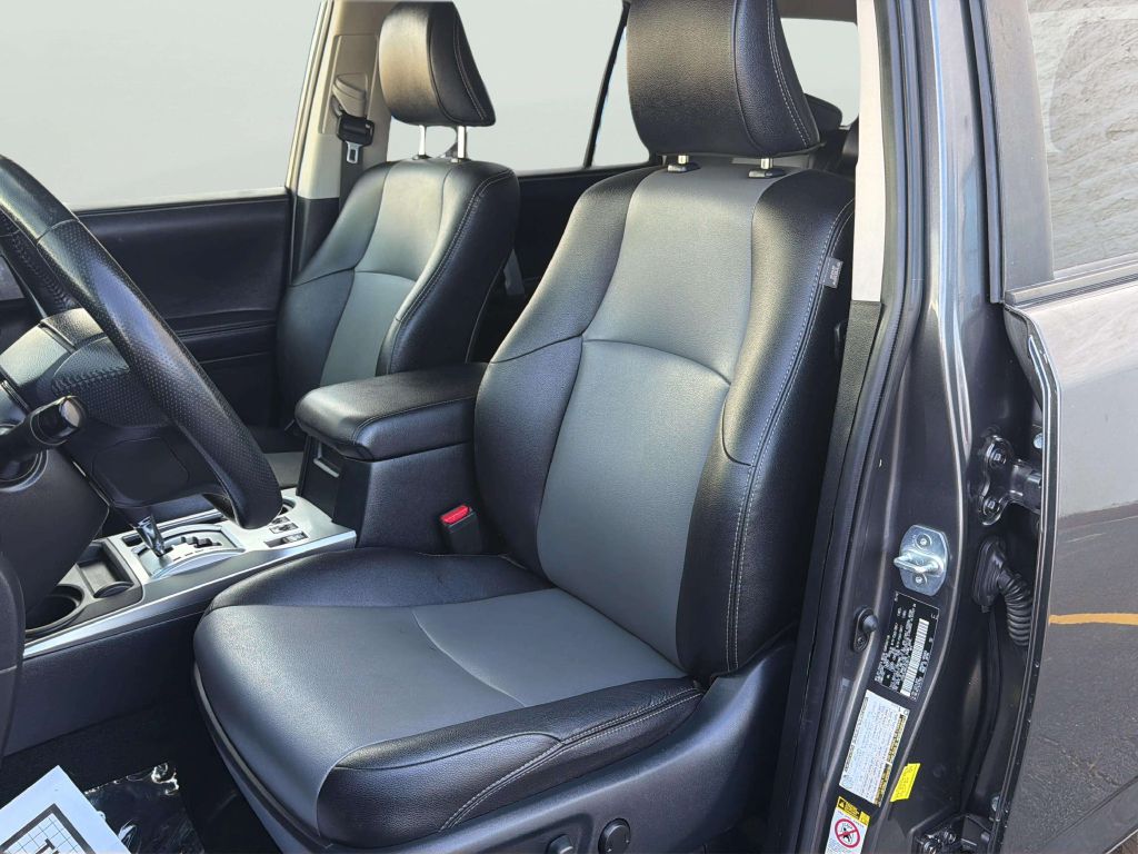 Photo 12 of this TOYOTA 4RUNNER