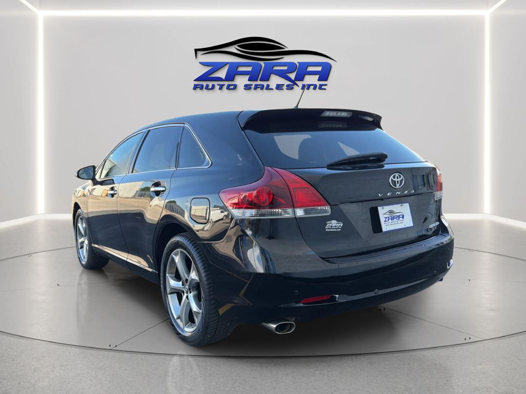 Photo 5 of this TOYOTA VENZA