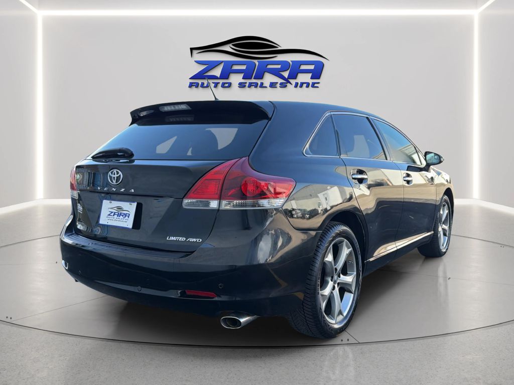 Photo 7 of this TOYOTA VENZA