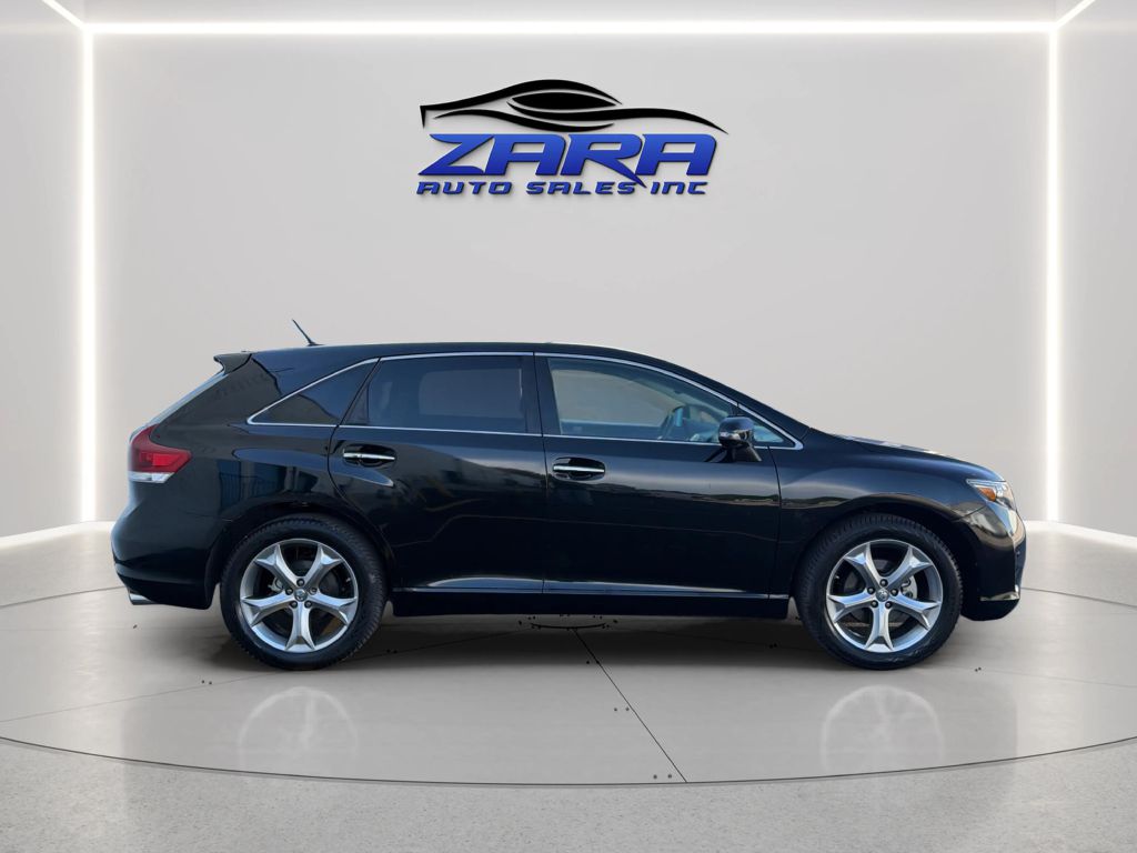 Photo 8 of this TOYOTA VENZA