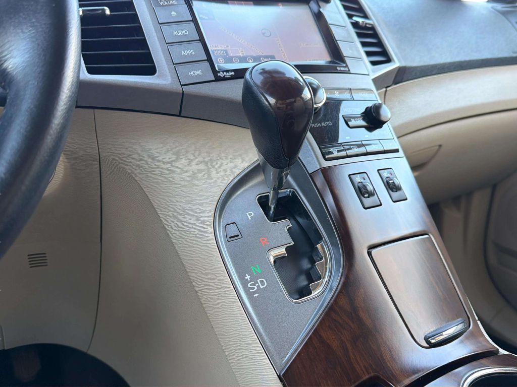 Photo 20 of this TOYOTA VENZA