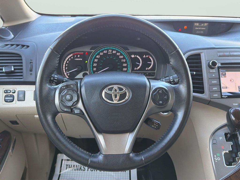 Photo 23 of this TOYOTA VENZA