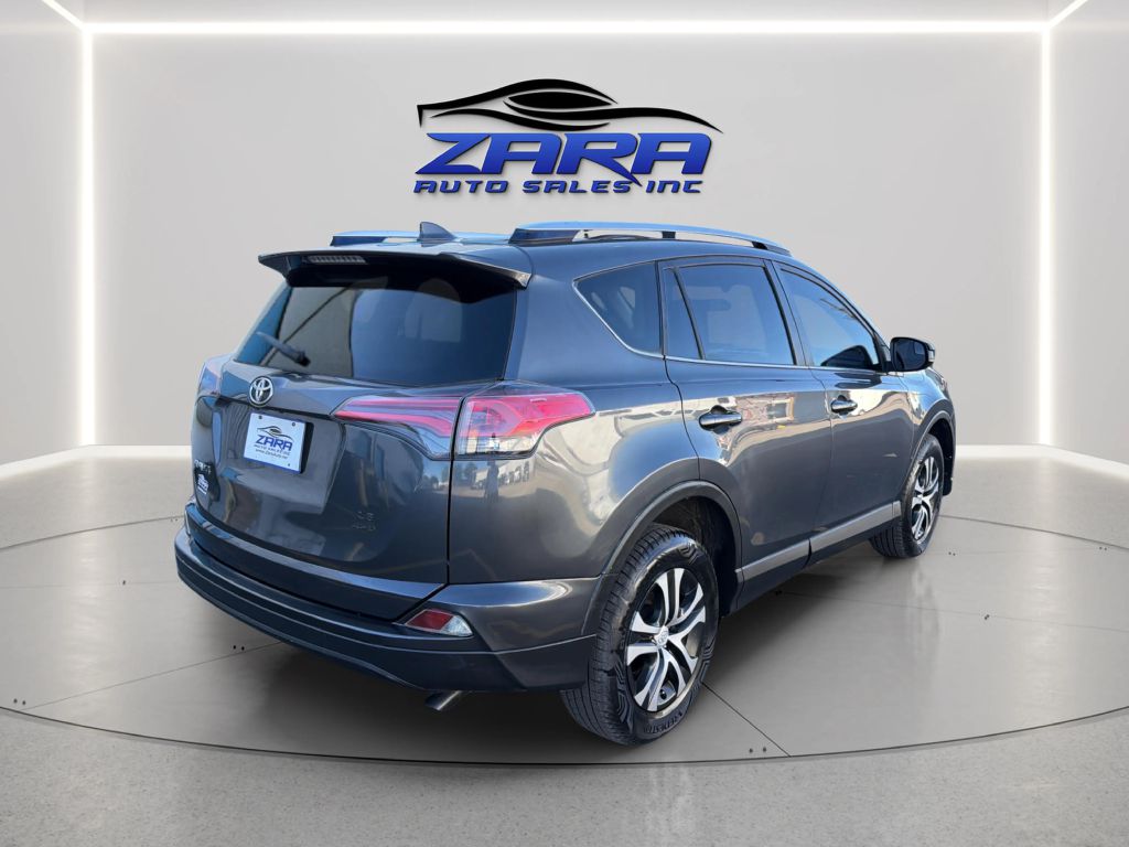 Photo 7 of this TOYOTA RAV4
