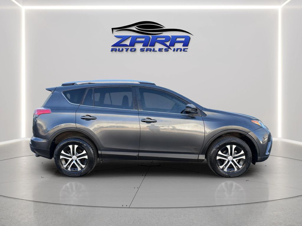 Photo 8 of this TOYOTA RAV4