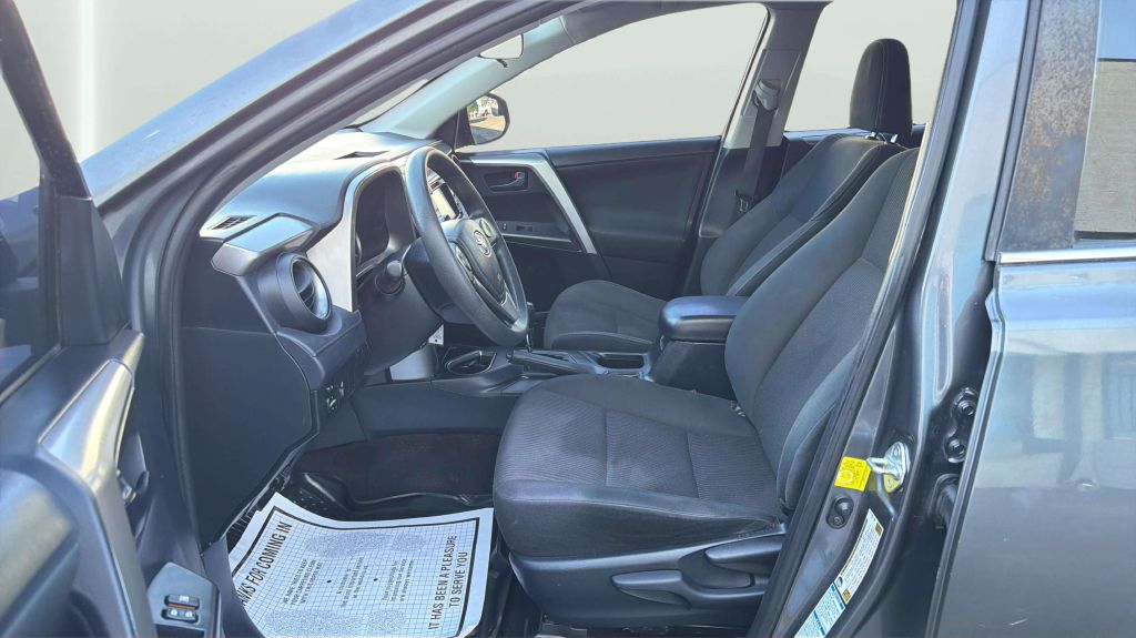 Photo 11 of this TOYOTA RAV4