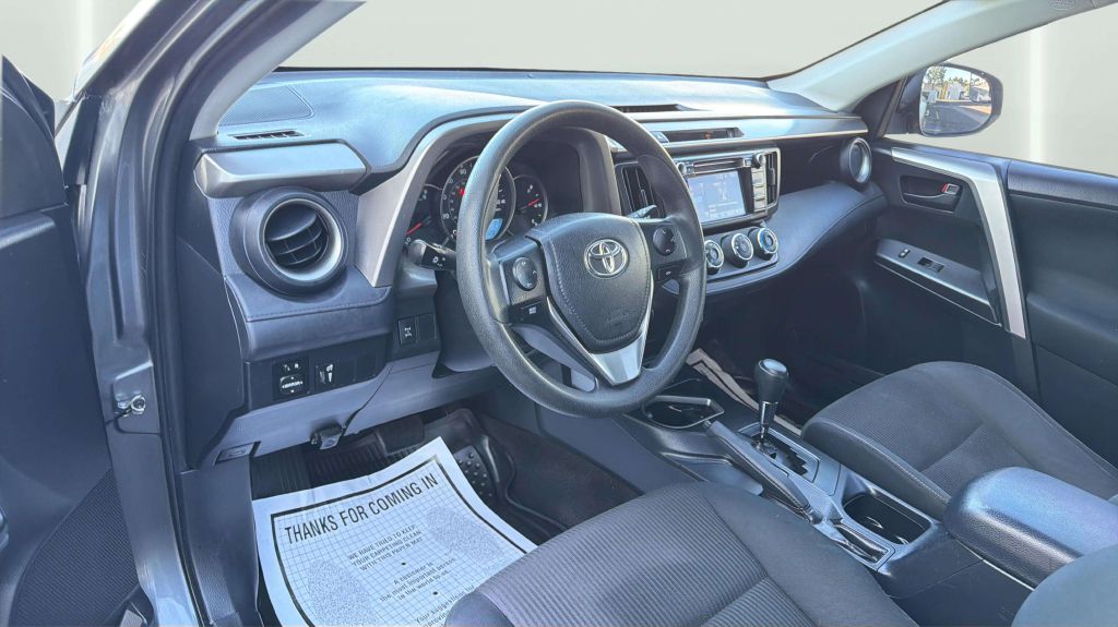 Photo 17 of this TOYOTA RAV4