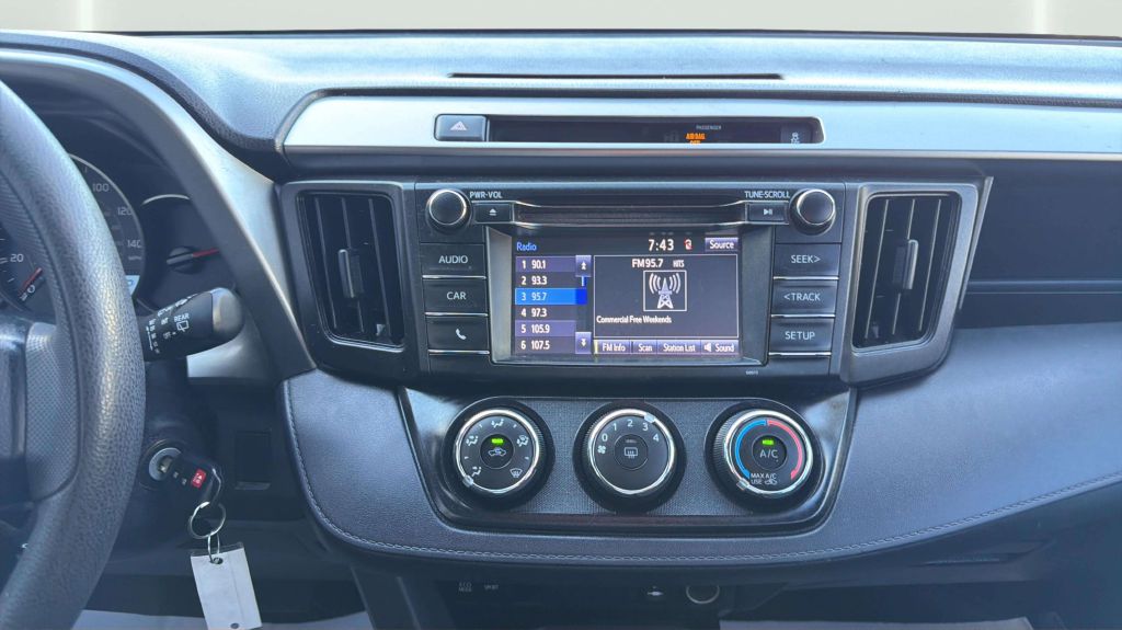 Photo 21 of this TOYOTA RAV4