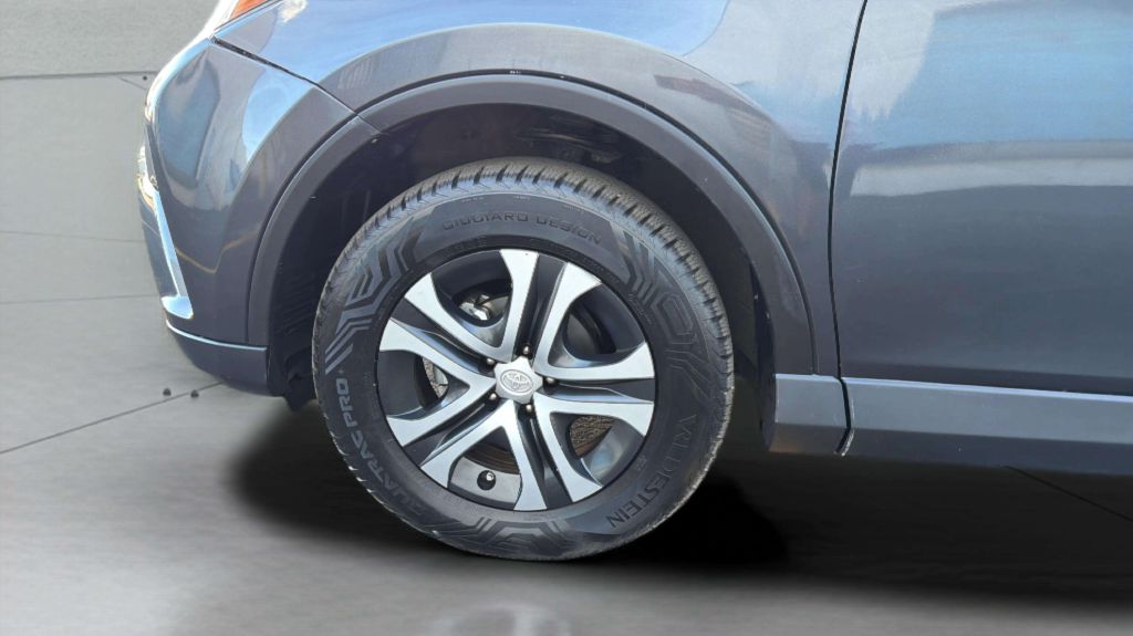 Photo 30 of this TOYOTA RAV4