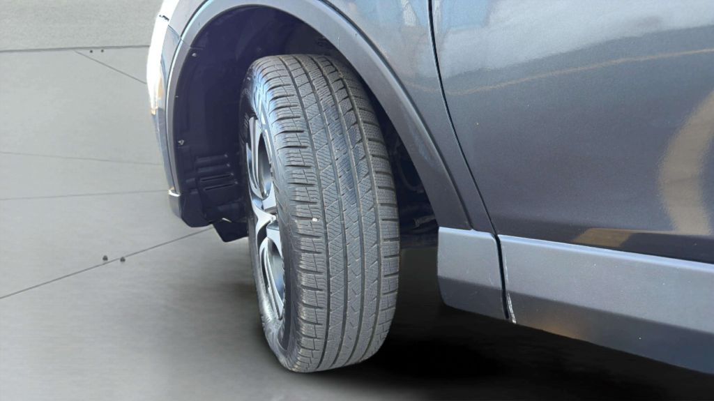 Photo 31 of this TOYOTA RAV4