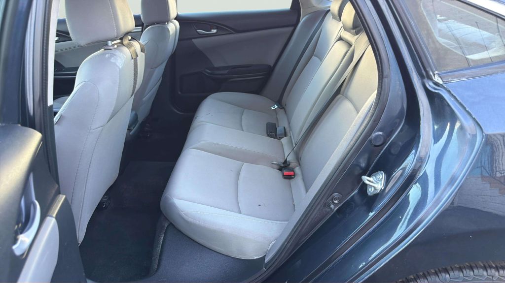 Photo 18 of this HONDA CIVIC