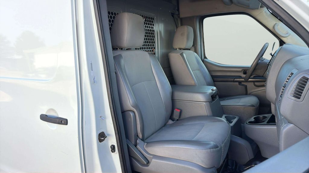 Photo 17 of this NISSAN NV