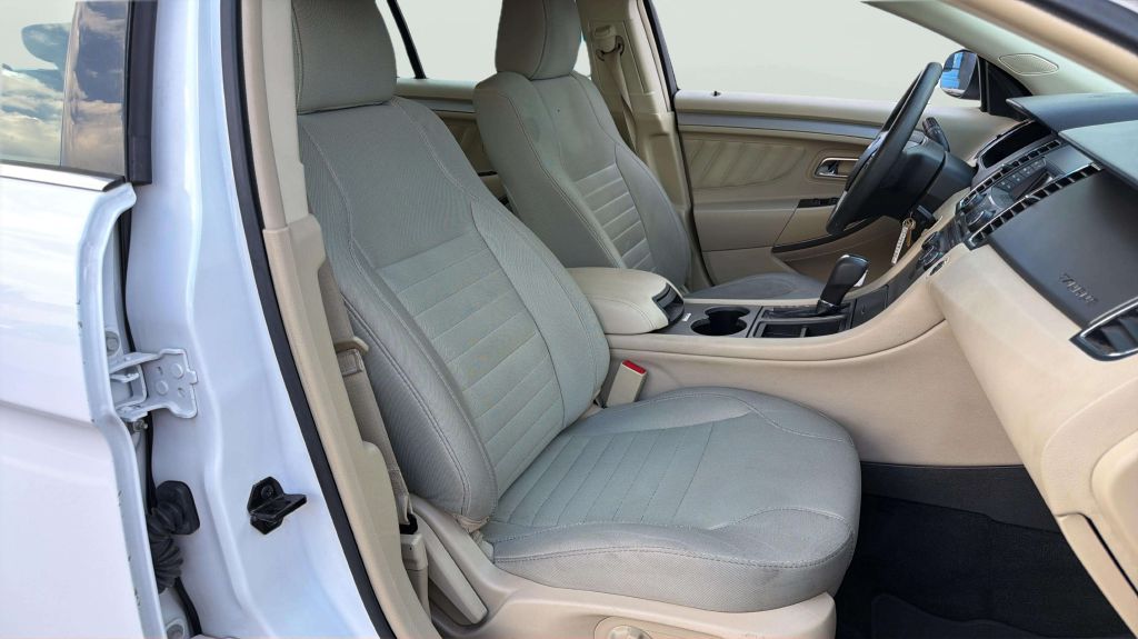 Photo 14 of this FORD TAURUS