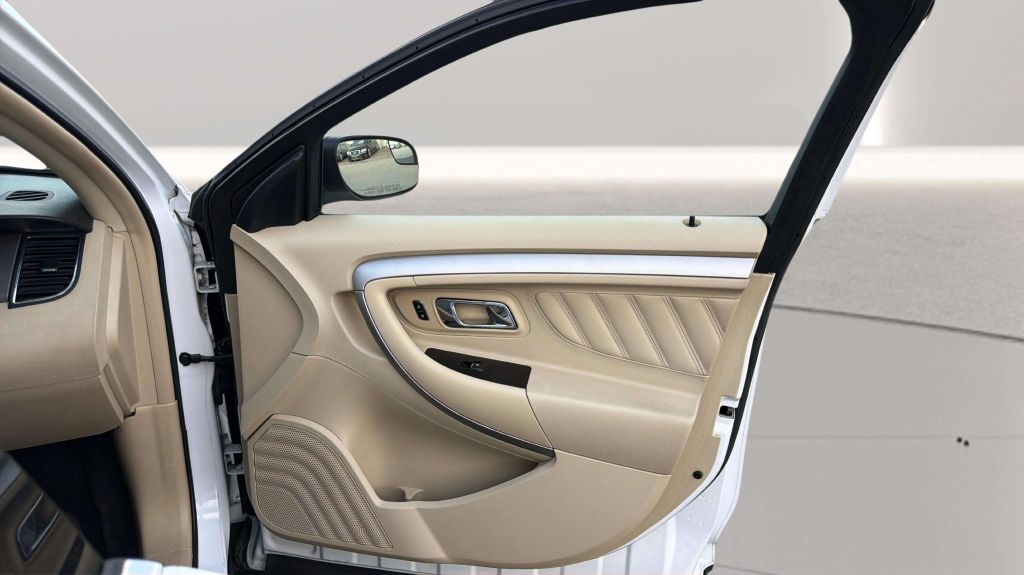 Photo 16 of this FORD TAURUS
