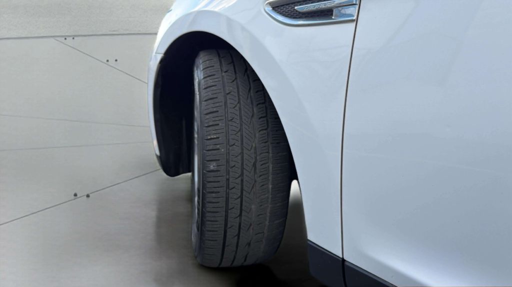 Photo 31 of this FORD TAURUS