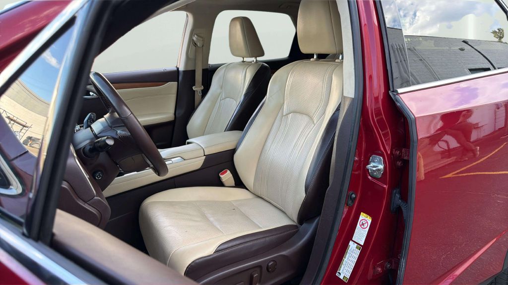 Photo 12 of this LEXUS RX 350