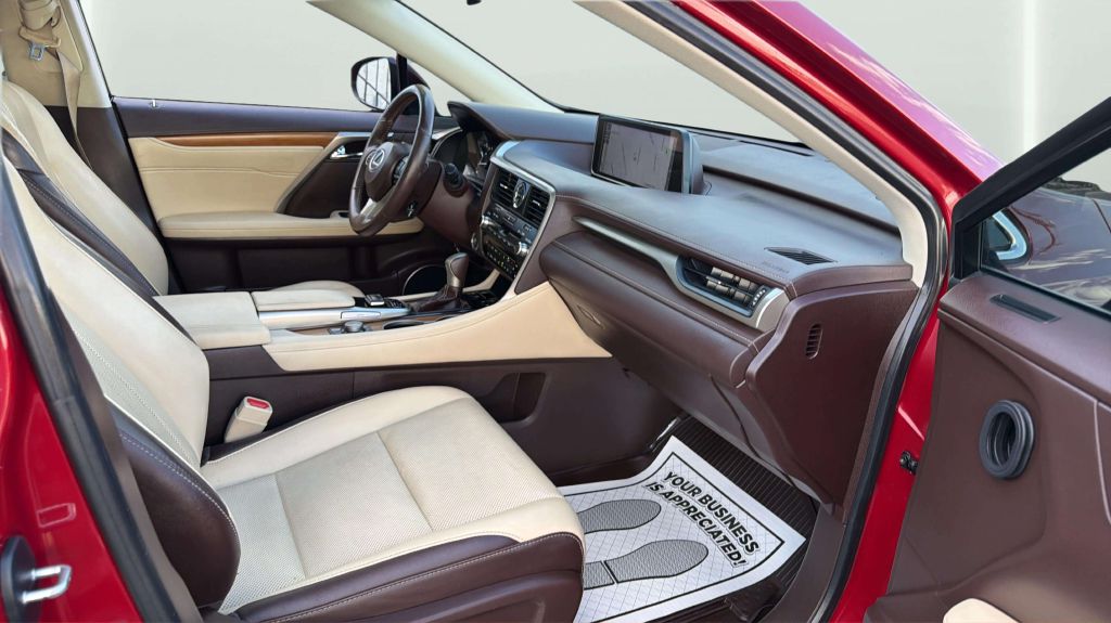 Photo 15 of this LEXUS RX 350