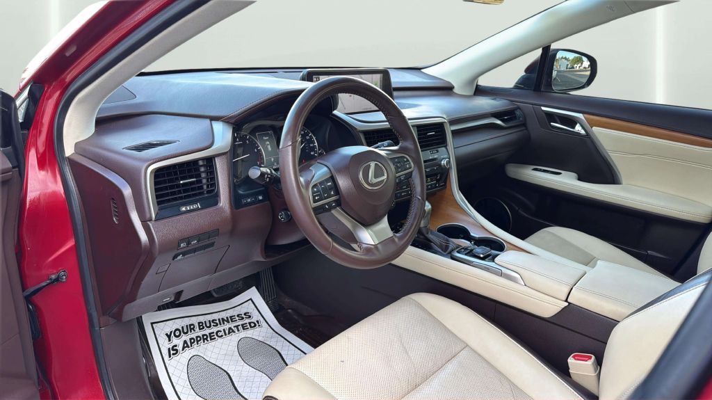 Photo 17 of this LEXUS RX 350